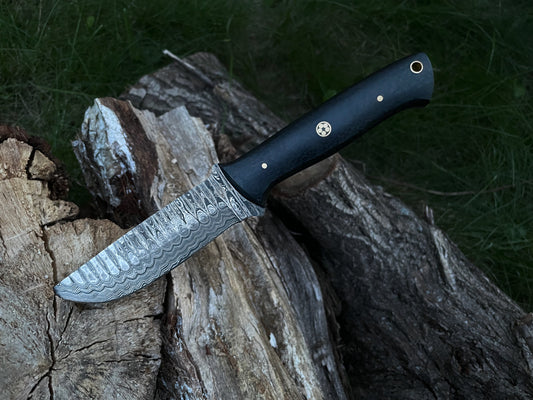 Damascus Steel Bushcraft Knife – Hand-Forged 200-Layer Blade with Carbon Fiber Handle & Leather Sheath