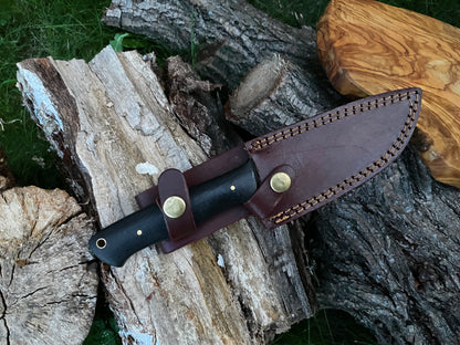 Damascus Steel Bushcraft Knife – Hand-Forged 200-Layer Blade with Carbon Fiber Handle & Leather Sheath